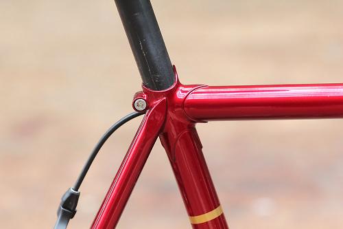 Horizontal discount top tube